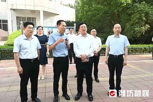 领先3分没用犯规战术？詹姆斯：没暂停了 犯规只能后场发球很危险